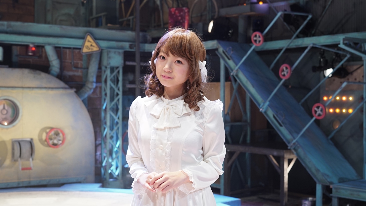 ドール役の村田寛奈（9nine）。