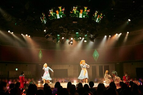 「RICE on STAGE『ラブ米』Festival in バレンタイン」より、左からゆめのはたもち、キヨハタモチ。