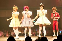 「RICE on STAGE『ラブ米』Festival in バレンタイン」より、左からにこまる、紫楊貴、あきたこまち、ひのひかり。