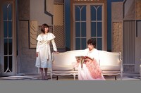 「『愛の讃歌』～エディット・ピアフ物語～」過去の公演より。（撮影：御堂義乗）