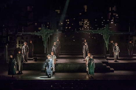 2013年上演の「レミング -世界の涯まで連れてって」より。