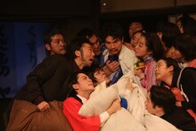 現代演劇レトロスペクティヴ AI・HALL＋内藤裕敬「二十世紀の退屈男」ゲネプロより。（撮影：谷古宇正彦）