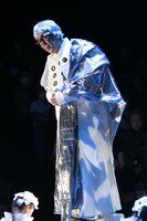 木根尚登演じる冬将軍。（撮影：立川賢一）(c)2108 新・雪のプリンセス