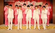 後列左から浮所飛貴、金指一世、佐藤龍我、那須雄登、藤井直樹、岩崎大昇。前列左から作間龍斗、井上瑞稀、高橋優斗、橋本涼、猪狩蒼弥。