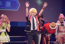 「アイ★チュウ ザ・ステージ ～Stairway to Etoile 2018～」公開ゲネプロより、川井雅弘演じる愛童星夜（中央）。