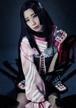 高柳明音（SKE48）演じるお市。