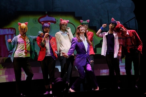 舞台「おそ松さん on STAGE ~SIX MEN'S SHOW TIME 2~」ゲネプロより。