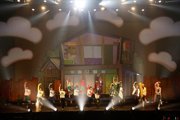 舞台「おそ松さん on STAGE ～SIX MEN'S SHOW TIME 2～」ゲネプロより。