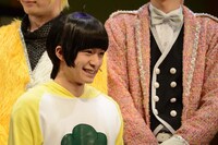 舞台「おそ松さん on STAGE ～SIX MEN'S SHOW TIME 2～」囲み取材より、十四松役の小澤廉。