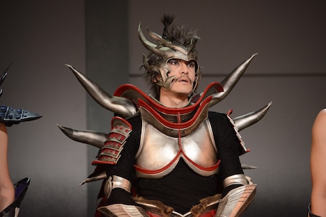 織田信長役の唐橋充。