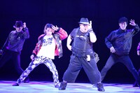 ミュージカル「HEADS UP!」再演より。