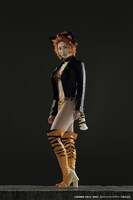 今村美歩扮する妬良。