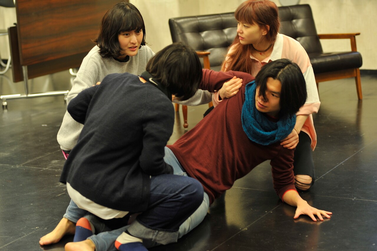 日常を岐阜弁で描く、キ上の空論「おかえりのないまち。色のない」稽古中