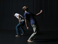 アンサンブル・ゾネ ダンス公演「迷い」より。(c)Osamu Awane