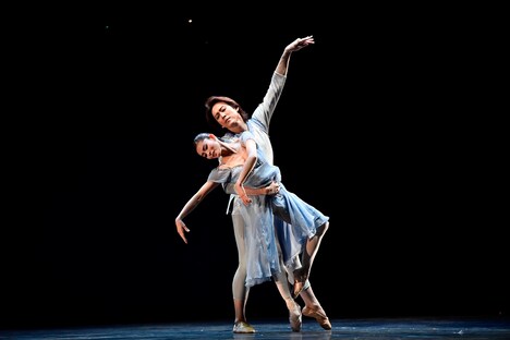 山本康介 振付「Thais Meditation」より。(c)Hidemi Seto