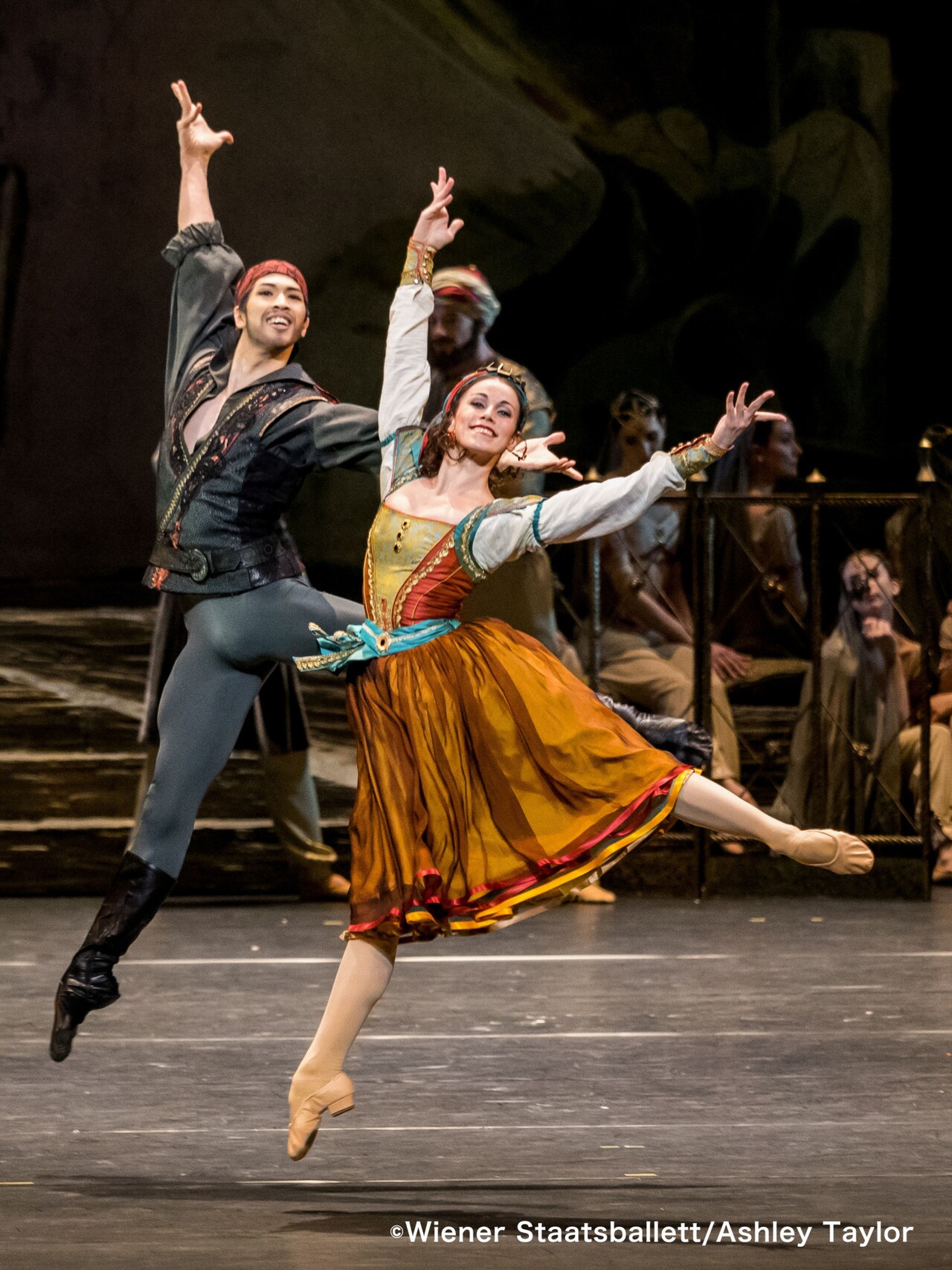 マニュエル・ルグリ率いるウィーン国立バレエ団、「海賊」「ヌレエフ・ガラ」披露