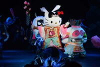 「KAWAII KABUKI～ハローキティ一座の桃太郎～」公開ゲネプロより、ハローキティ。