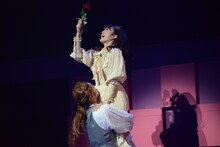 樋口日奈演じるキイラ。