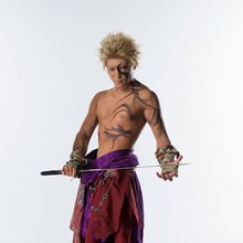 山口大地扮する宮本武蔵。