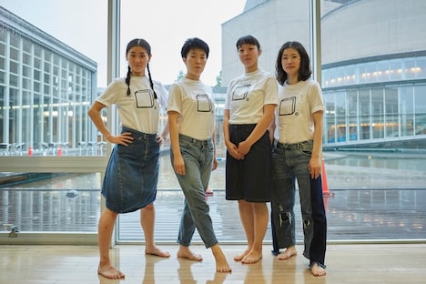 モモンガ・コンプレックス（撮影：北川姉妹）