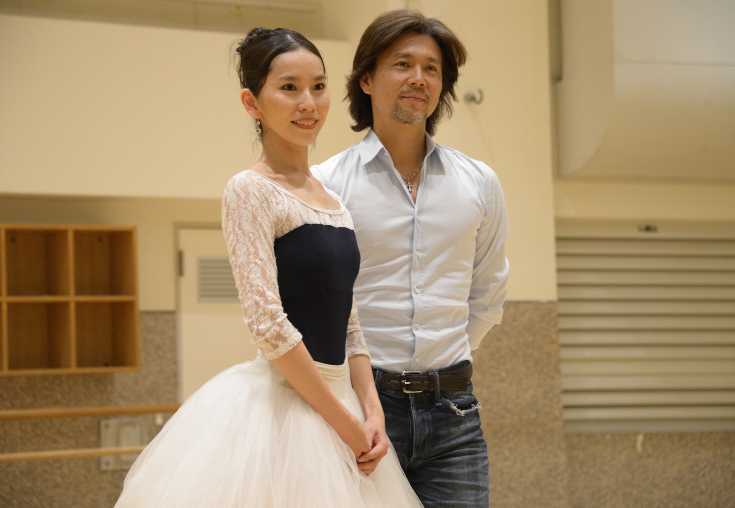左から浅川紫織、熊川哲也。