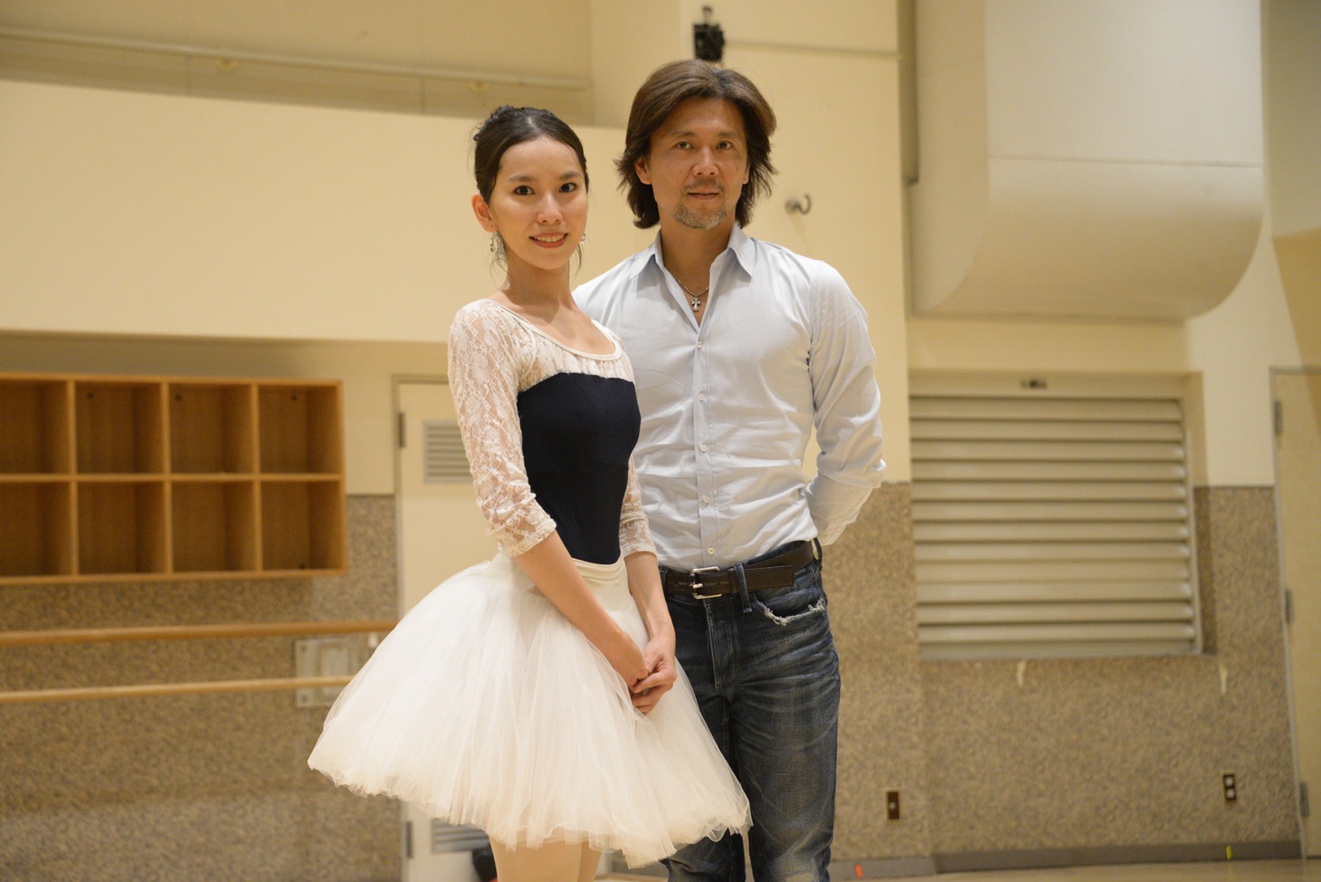 左から浅川紫織、熊川哲也。