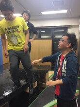 クロムモリブデン「たまには海が泳げ！」稽古の様子。