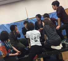 クロムモリブデン「たまには海が泳げ！」稽古の様子。