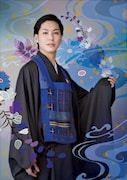 法月康平演じる秋英。