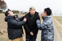 日本テレビ系「満天☆青空レストラン」より。左から皆川猿時、荒川良々、宮川大輔。(c)日本テレビ