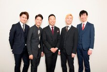 「スーパー歌舞伎II（セカンド）『ワンピース』」出演者。左から中村隼人、尾上右近、市川猿之助、坂東巳之助、坂東新悟。