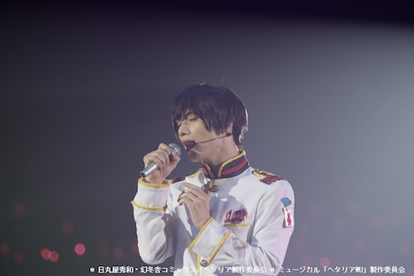 植田圭輔演じる日本。