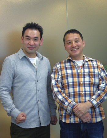 大佐と二等兵。左から二等兵（小林健一）と大佐（政岡泰志）。