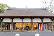 「十代目 松本幸四郎 襲名記念 奉納舞台 上賀茂神社 Supported by AGF『煎』」より。