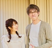 左から桑原まこ、板垣恭一。