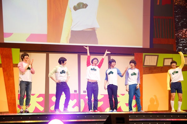 舞台「おそ松さん on STAGE ～SIX MEN'S FESTIVAL～」より。