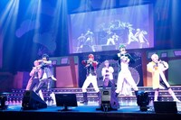 舞台「おそ松さん on STAGE ～SIX MEN'S FESTIVAL～」より。