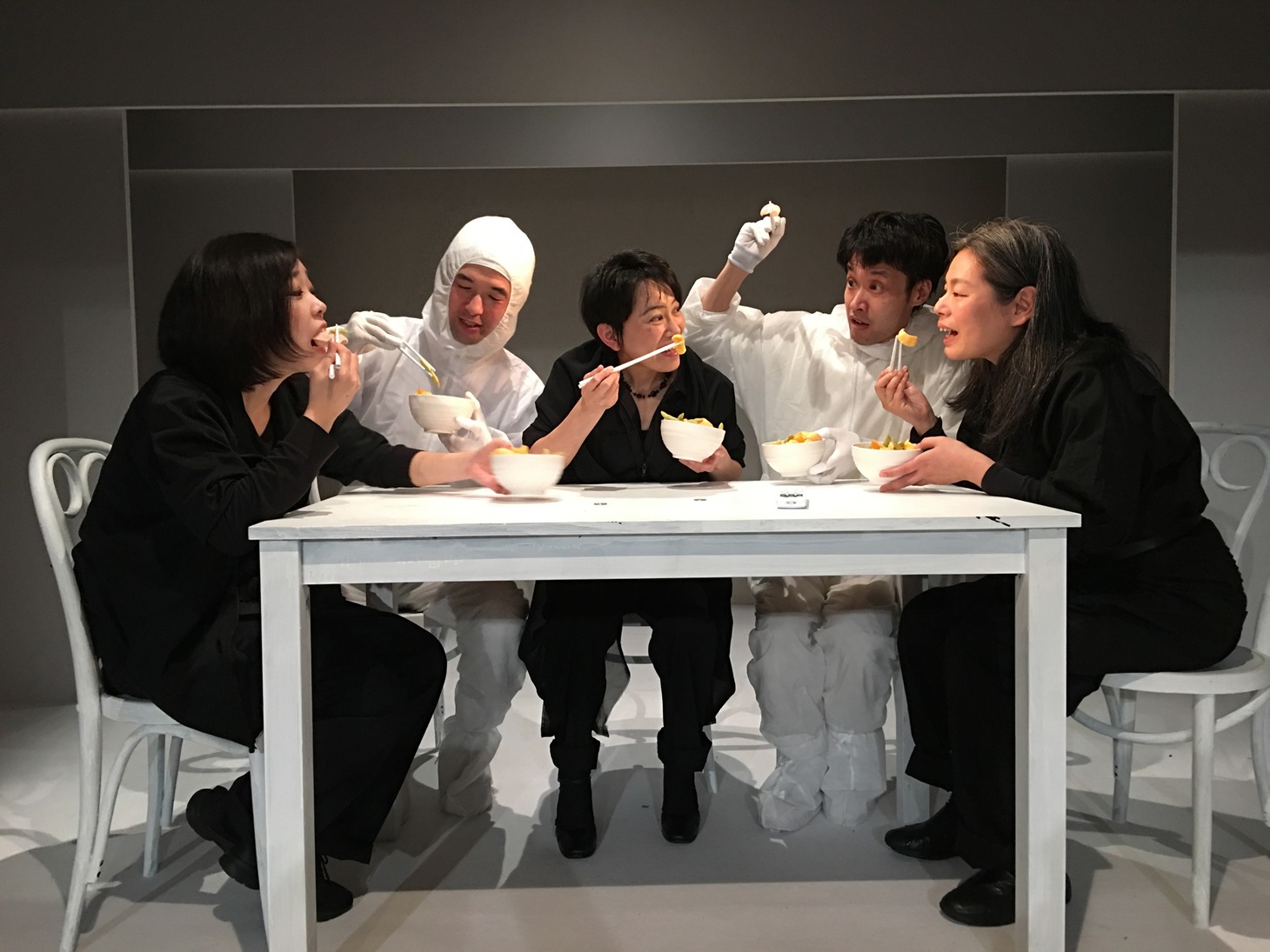 桃園会 第50回公演「深海魚」より。