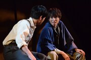 「白痴」ゲネプロより。左から小早川俊輔演じる伊沢、佐伯亮演じる仕立て屋。