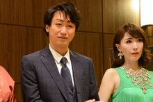 左から喜多村緑郎、貴城けい。