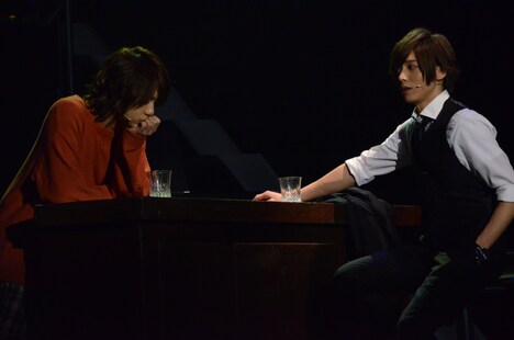 「御茶ノ水ロック-THE LIVE STAGE-」ゲネプロより。左から佐藤流司演じる片山始、染谷俊之演じる片山亮。