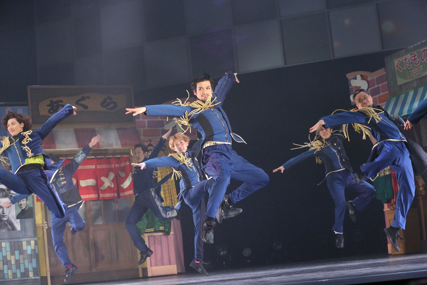 梅棒 8th SHOW「Shuttered Guy」より。(c)飯野高拓