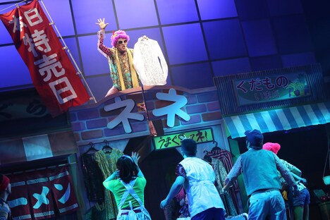 梅棒 8th SHOW「Shuttered Guy」より。(c)飯野高拓