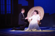 「2018美輪明宏版『愛の讃歌』～エディット・ピアフ物語～」より。（撮影：御堂義乗）