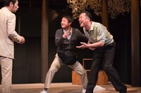 猫のホテル「秘境温泉名優ストリップ」ゲネプロより。（撮影：青木祐輔）