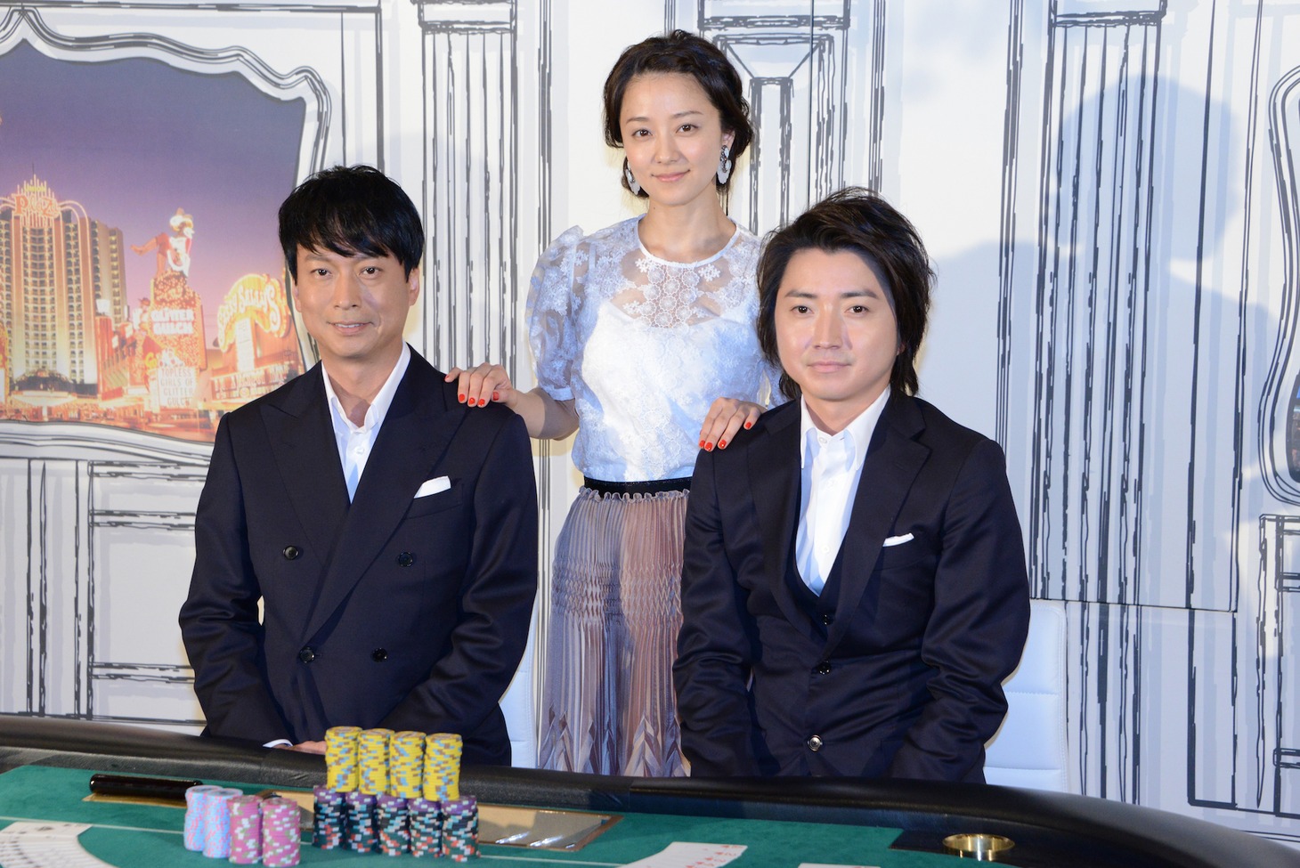 舞台「レインマン」取材会より。左から椎名桔平、中越典子、藤原竜也。