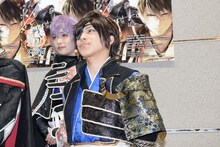 「イケメン戦国 THE STAGE～織田信長編～」囲み取材より、伊達政宗役の米原幸佑（手前）。