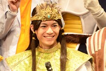 溝口琢矢（中央）