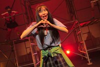 劇団アカズノマ旗揚げ公演「露出狂」の様子。（撮影：堀川高志 / kutowans studio）