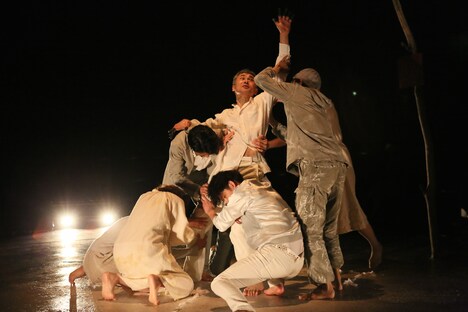 文学座4月アトリエの会 ドイツ現代演劇「最後の炎」より。（撮影：宮川舞子）